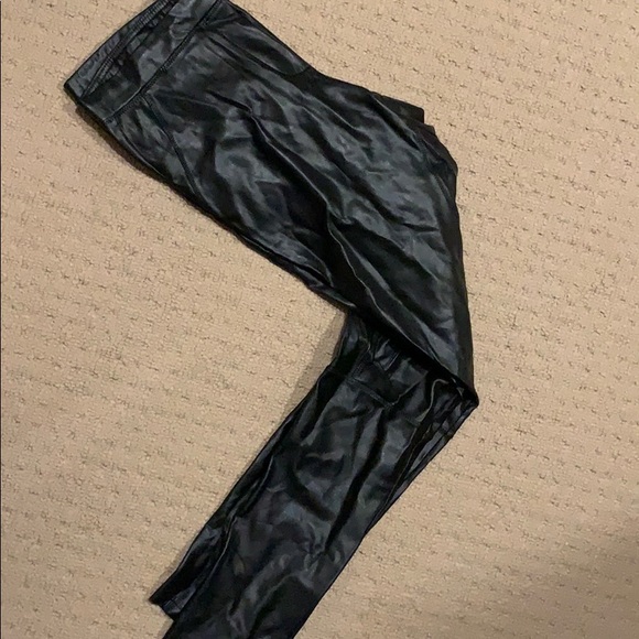 Wilfred aritzia pleather leggings - Picture 1 of 3